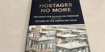 Hostages no more – Con cái chúng ta không còn bị bắt làm con tin nữa.