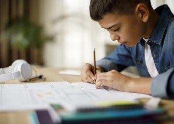 Học sinh homeschool xuất sắc hơn học sinh truyền thống gần như về mọi phương diện.